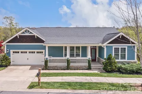 35 Pinebrook Club Dr, Asheville, NC 28804