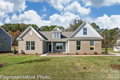 1336 Knob Creek Dr, Gastonia, NC 28054