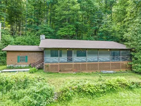 247 Three Springs Dr, Sylva, NC 28779