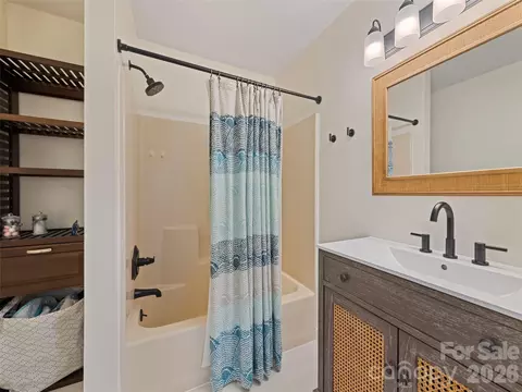 Bath - 247 Three Springs Dr, Sylva, NC 28779 photo 1 of 3