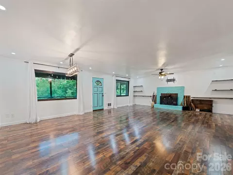 Living - 247 Three Springs Dr, Sylva, NC 28779 photo 5 of 9