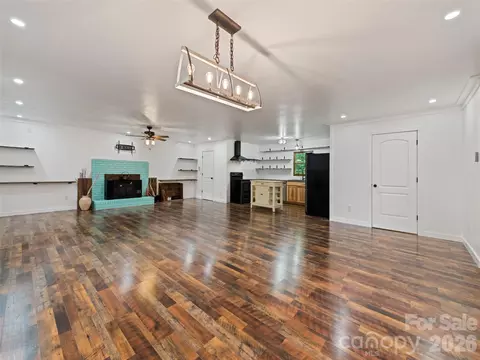 Living - 247 Three Springs Dr, Sylva, NC 28779 photo 6 of 9