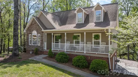 104 Buck Shoals Cir, Hudson, NC 28638