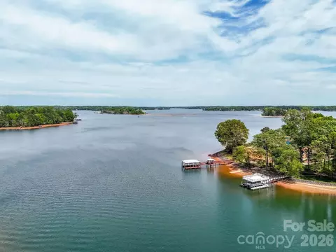 2862 Cherry Ln, Denver, NC 28037