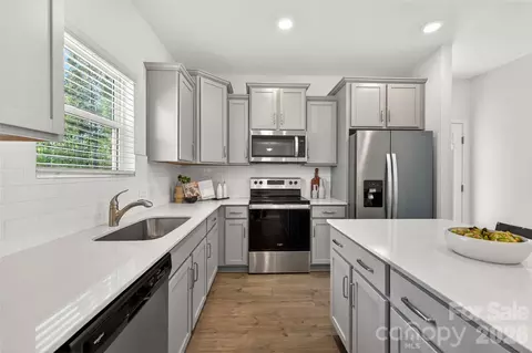 Kitchen - 800 Scotch Meadows 55 Loop #55, Monroe, NC 28110 photo 3 of 3