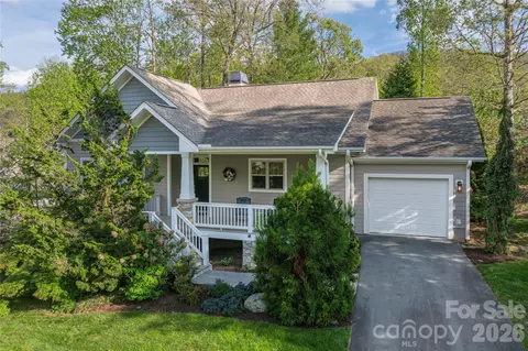 22 Sparkle Dun Dr, Biltmore Lake, NC 28715