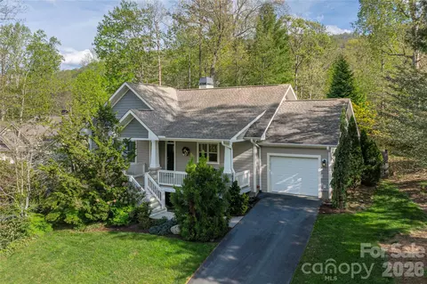 22 Sparkle Dun Dr, Biltmore Lake, NC 28715