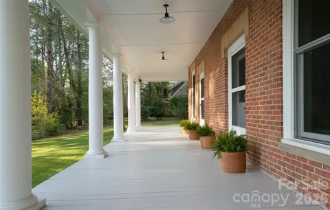 Exterior - 600 E Main St, Brevard, NC 28712 photo 2 of 6
