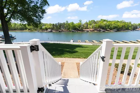 506 Catspaw Rd, Statesville, NC 28677