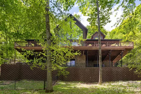 14 Walnut Dr, Mills River, NC 28759