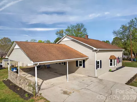 4163 Horseshoe Bend Rd, Hudson, NC 28638