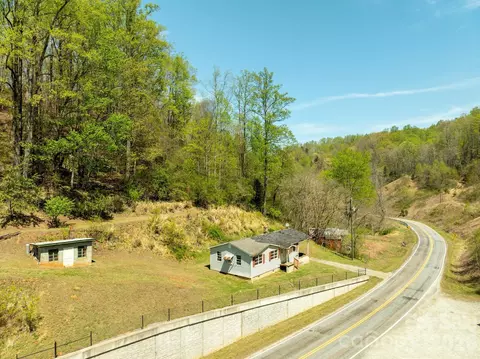 2687 Indian Grave Rd, Lenoir, NC 28645