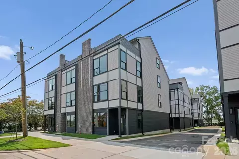 223 Freeland Ln, Charlotte, NC 28217