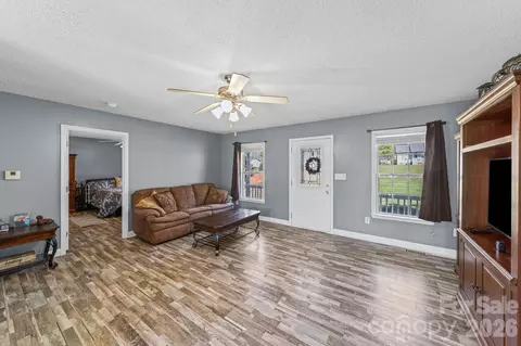 Living - 1024 Daniel Dr, Stanley, NC 28164 photo 2 of 4