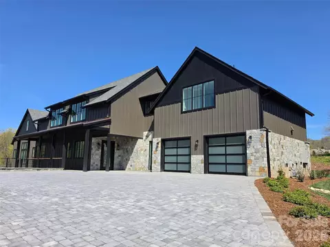 6 Walnut Valley Pkwy, Arden, NC 28704