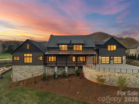 6 Walnut Valley Pkwy, Arden, NC 28704