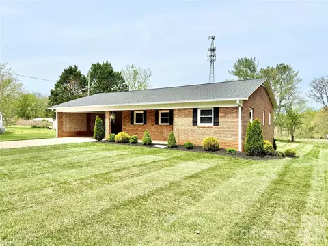 261 N Thomas Ln, Stony Point, NC 28678