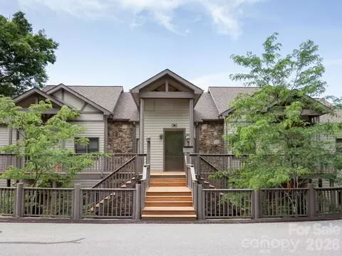 30 Club Villa B5 Ct #B/5, Burnsville, NC 28714