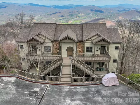 30 Club Villa B5 Ct #B/5, Burnsville, NC 28714