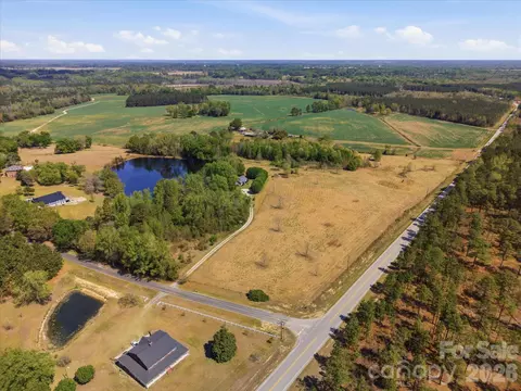 52 Mcmillan Rd, Cheraw, SC 29520 photo 4