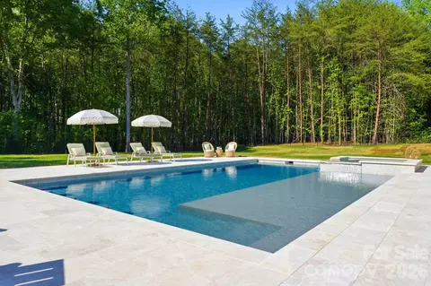 Exterior - 3035 Maple Way Dr, Davidson, NC 28036 photo 5 of 7
