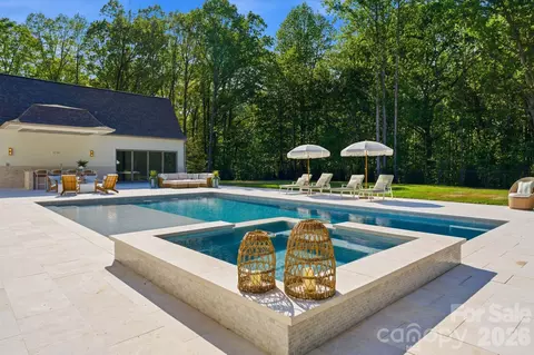 Exterior - 3035 Maple Way Dr, Davidson, NC 28036 photo 6 of 7