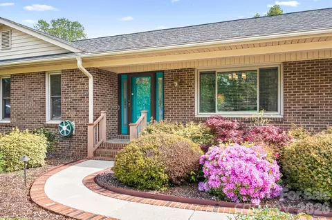 Exterior - 676 Sunridge Dr, Lincolnton, NC 28092 photo 4 of 9