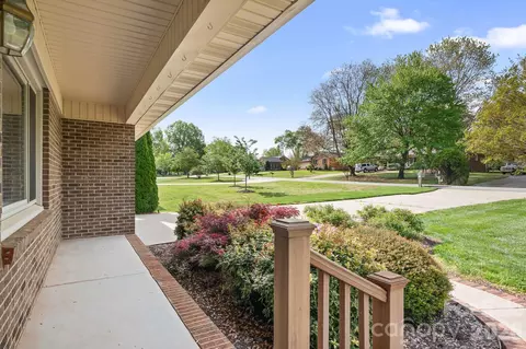 Exterior - 676 Sunridge Dr, Lincolnton, NC 28092 photo 6 of 9
