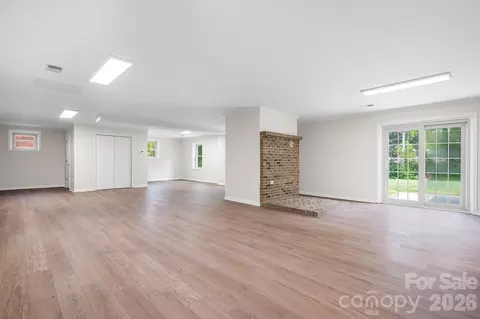 Living - 676 Sunridge Dr, Lincolnton, NC 28092 photo 4 of 5