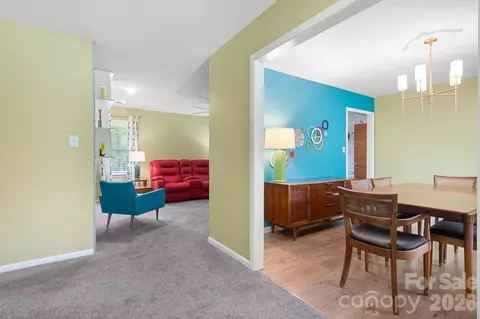 Entry Way - 676 Sunridge Dr, Lincolnton, NC 28092 photo 1 of 2