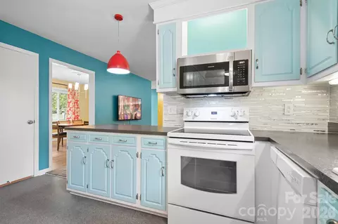Kitchen - 676 Sunridge Dr, Lincolnton, NC 28092 photo 2 of 3