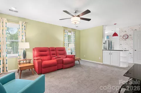 Living - 676 Sunridge Dr, Lincolnton, NC 28092 photo 1 of 5