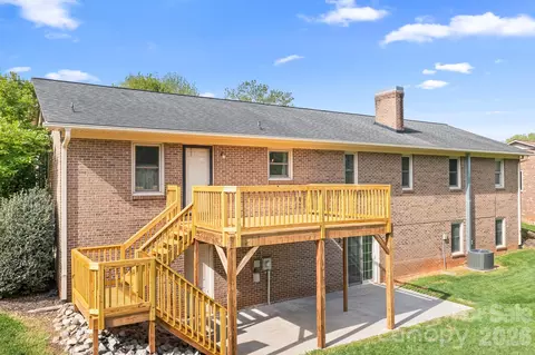 Exterior - 676 Sunridge Dr, Lincolnton, NC 28092 photo 7 of 9
