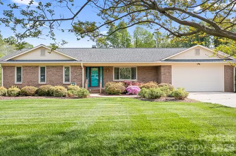 676 Sunridge Dr, Lincolnton, NC 28092
