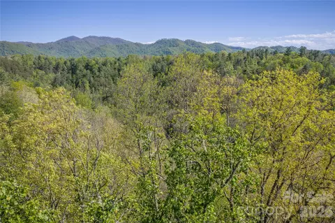44 Marshbanks Rdg, Weaverville, NC 28787