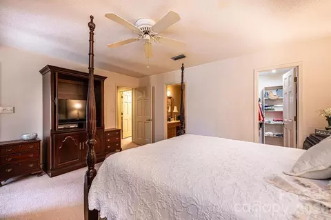 Bedroom - 3725 Rock Bridge Ne Dr NE, Conover, NC 28613 photo 3 of 7