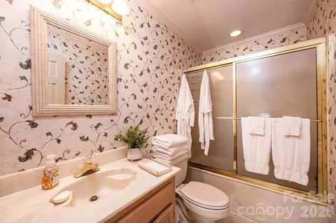 Bath - 3725 Rock Bridge Ne Dr NE, Conover, NC 28613 photo 3 of 3