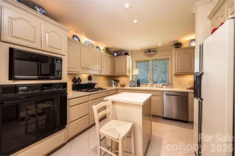 Kitchen - 3725 Rock Bridge Ne Dr NE, Conover, NC 28613 photo 1 of 3