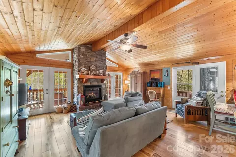 152 Brown Farm Dr, Marion, NC 28752