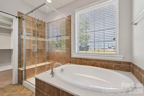 Bath - 208 Helton Ln, Fort Mill, SC 29708 photo 3 of 3