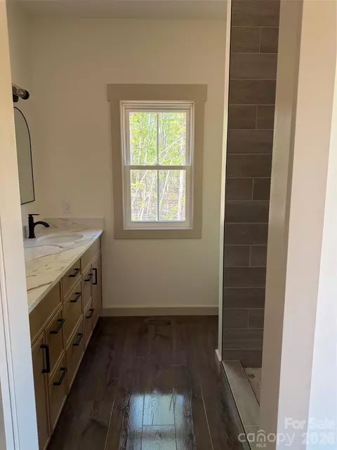 Bath - 98 Lexxi Ln, Tryon, NC 28782 photo 2 of 4