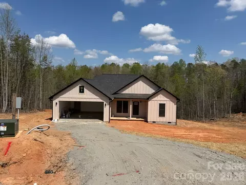 98 Lexxi Ln, Tryon, NC 28782