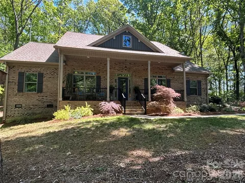 3008 Oakdale Dr, Monroe, NC 28110