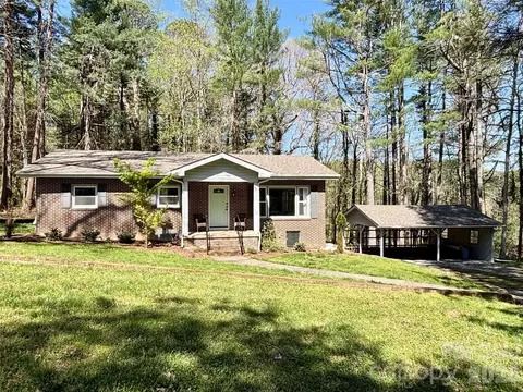 20 White Squirrel Ln, Hendersonville, NC 28739