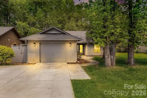 103 Hickory Dr, Conway, SC 29526