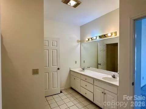 Bath - 311 E Landing E2 Dr #E2, Jefferson, NC 28640 photo 1 of 3