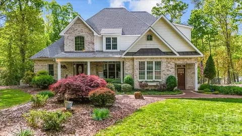 135 Harbor W Dr W, Lexington, NC 27292