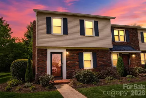 2705 N Center 36 St #36, Hickory, NC 28601