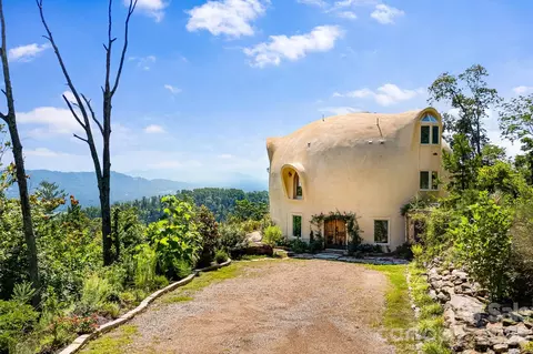 44 Azura Gdns, Weaverville, NC 28787