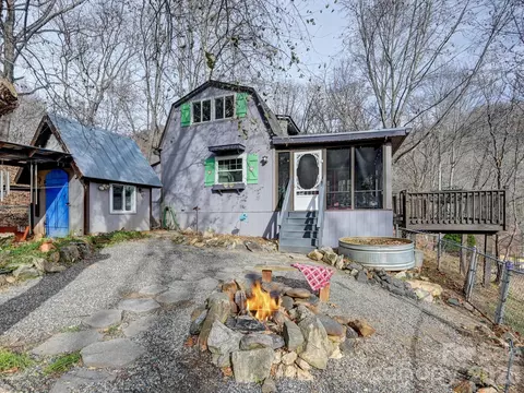 90 Davidson Gap Rd, Leicester, NC 28748